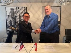 GAPKI Chairman Eddy Martono and AICC President Wayne Forrest in New York